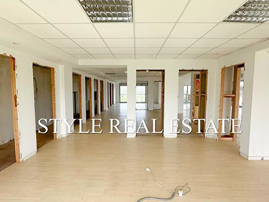 Immagine 5 di Locale commerciale in affitto  a Pachino