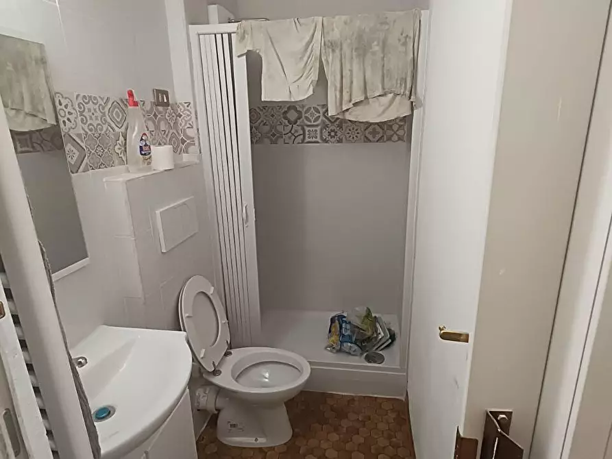 Immagine 7 di Camera condivisa in affitto  a Vercelli