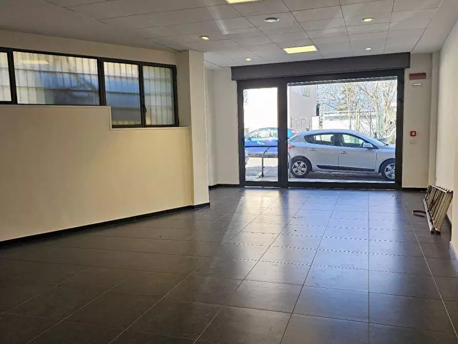 Immagine 7 di Negozio in affitto  in Via Vecchia Pentimele  a Reggio Di Calabria