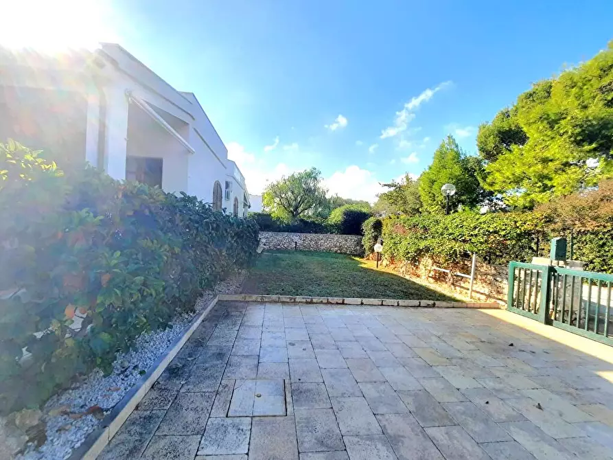 Immagine 1 di Villa in vendita  in Via Augusta a Ostuni