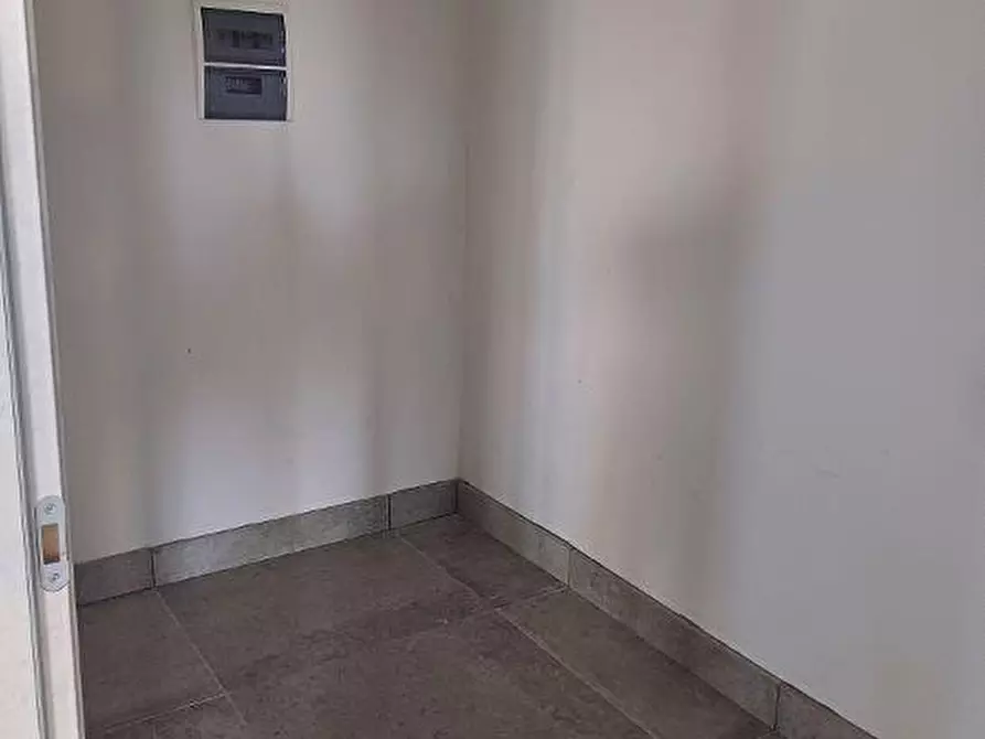 Immagine 4 di Locale commerciale in affitto  in via lucania 1 a Melito Di Napoli