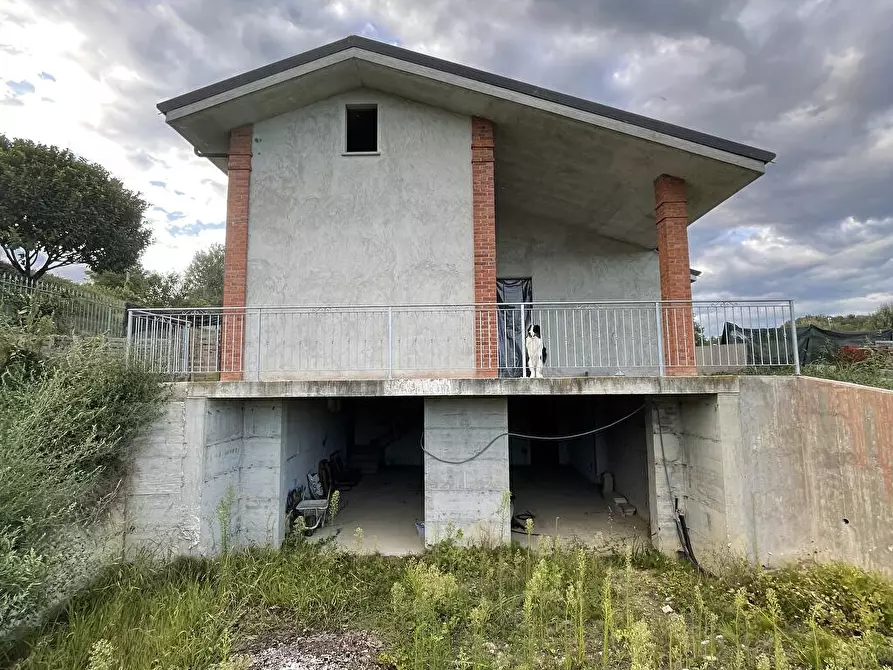 Immagine 11 di Villa in vendita  in Frazione Serravalle 141C a Asti