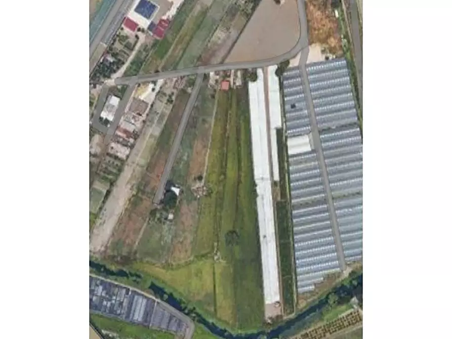 Immagine 3 di Terreno in vendita  in Via Beveraturo 1 a Sarno