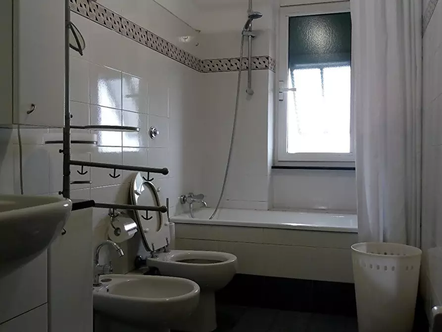 Immagine 6 di Camera in affitto  a Genova