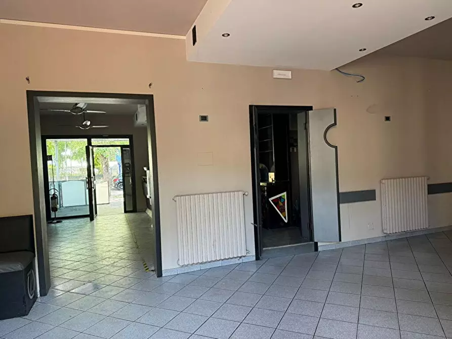 Immagine 4 di Attività commerciale in vendita  a Salsomaggiore Terme