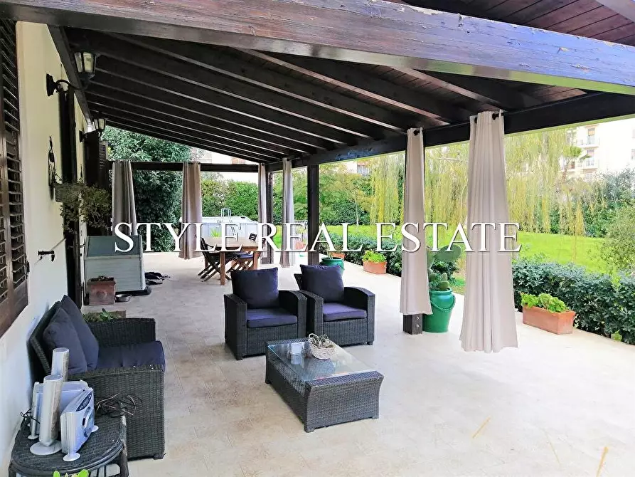 Immagine 5 di Villa in vendita  in Viale Scala Greca a Siracusa