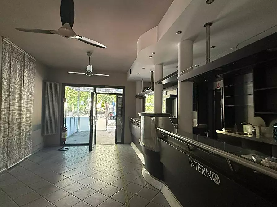 Immagine 3 di Attività commerciale in vendita  a Salsomaggiore Terme