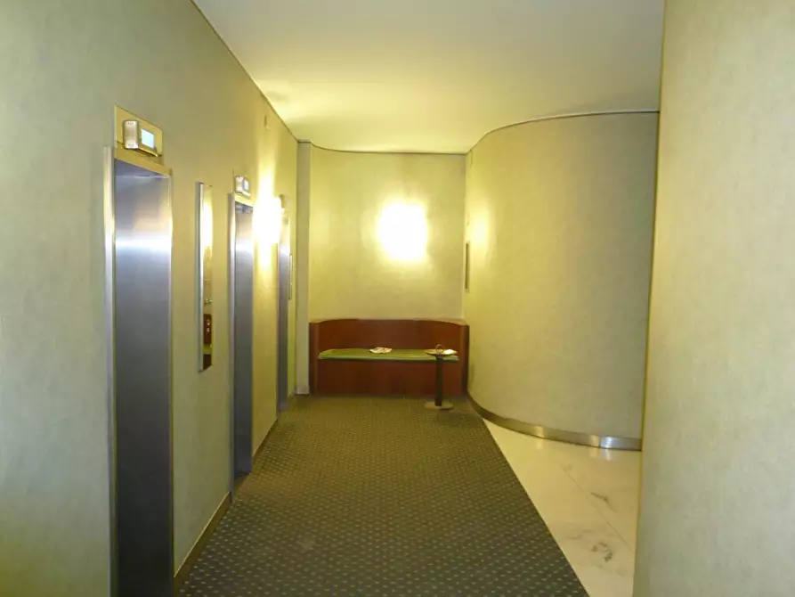 Immagine 6 di Ufficio in affitto  in CORSO SEMPIONE  43 a Milano