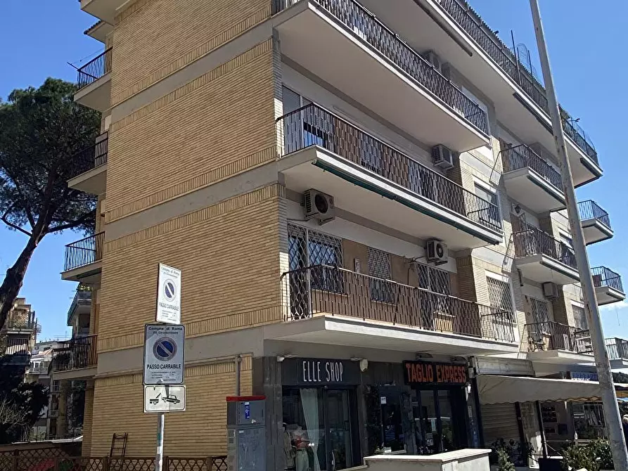 Immagine 4 di Box auto in vendita  in VIA CAMILLO SERAFINI 61 a Roma