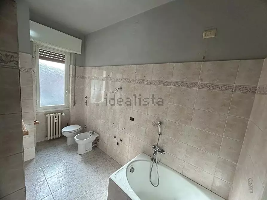 Immagine 8 di Abitazione tipica in vendita  in via alcide de gasperi 27 a Muggiò