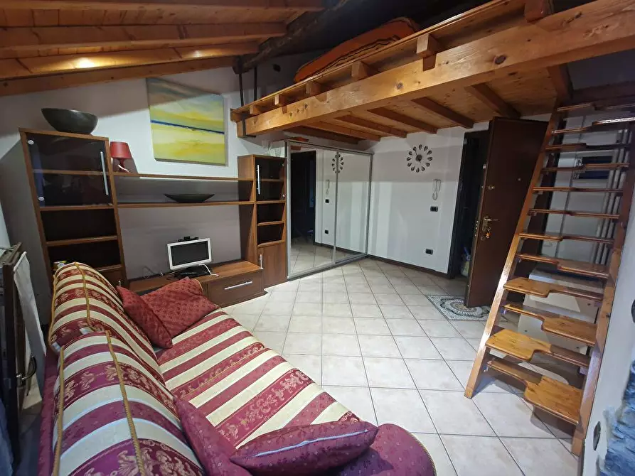 Immagine 1 di Appartamento in affitto  a Como