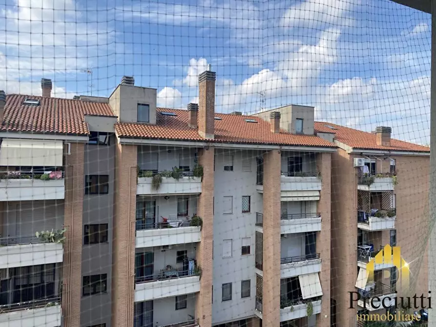 Immagine 16 di Appartamento in vendita  in VIA NOSATE 71 a Roma