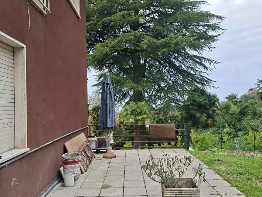 Immagine 1 di Appartamento in affitto  a Laveno-Mombello