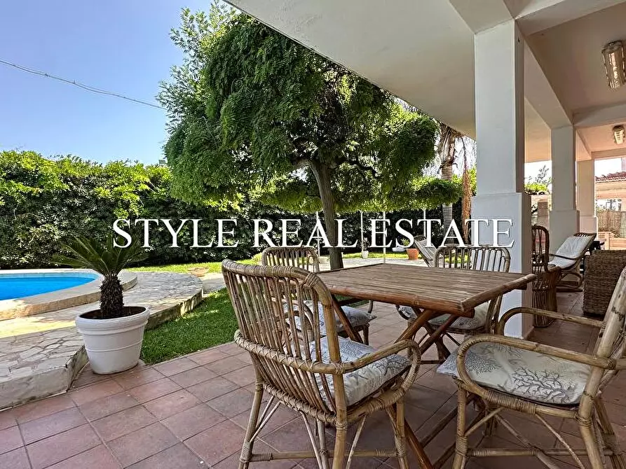 Immagine 2 di Villa in vendita  in Via Mar Tirreno 2 a Siracusa