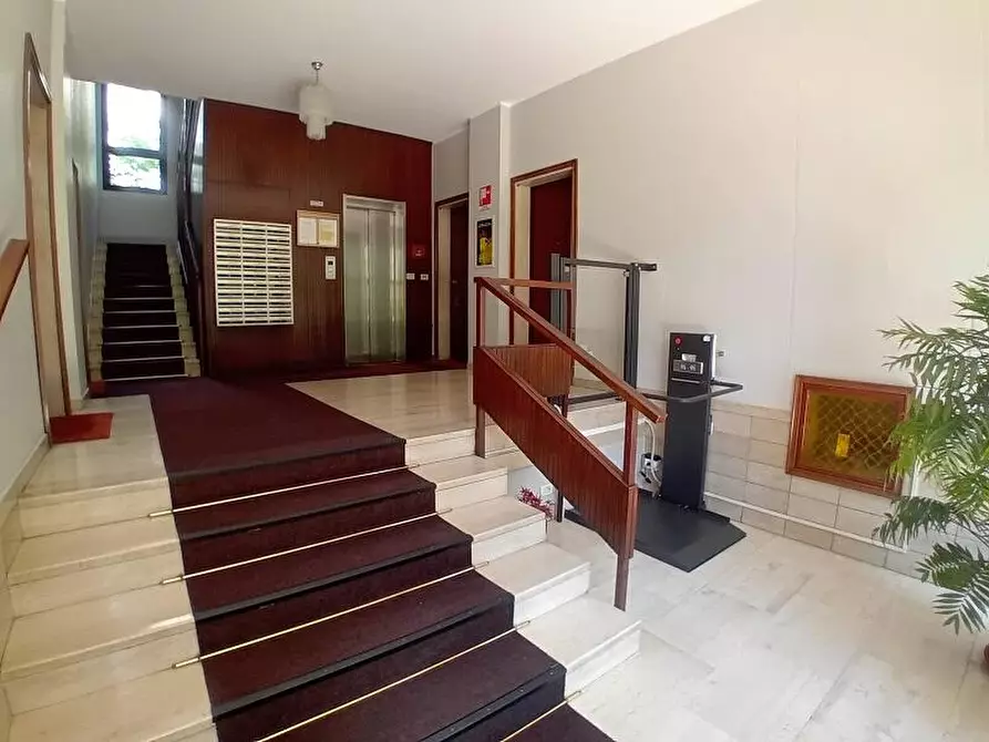 Immagine 3 di Appartamento in vendita  in via Gaetano Salvemni  5 a Milano