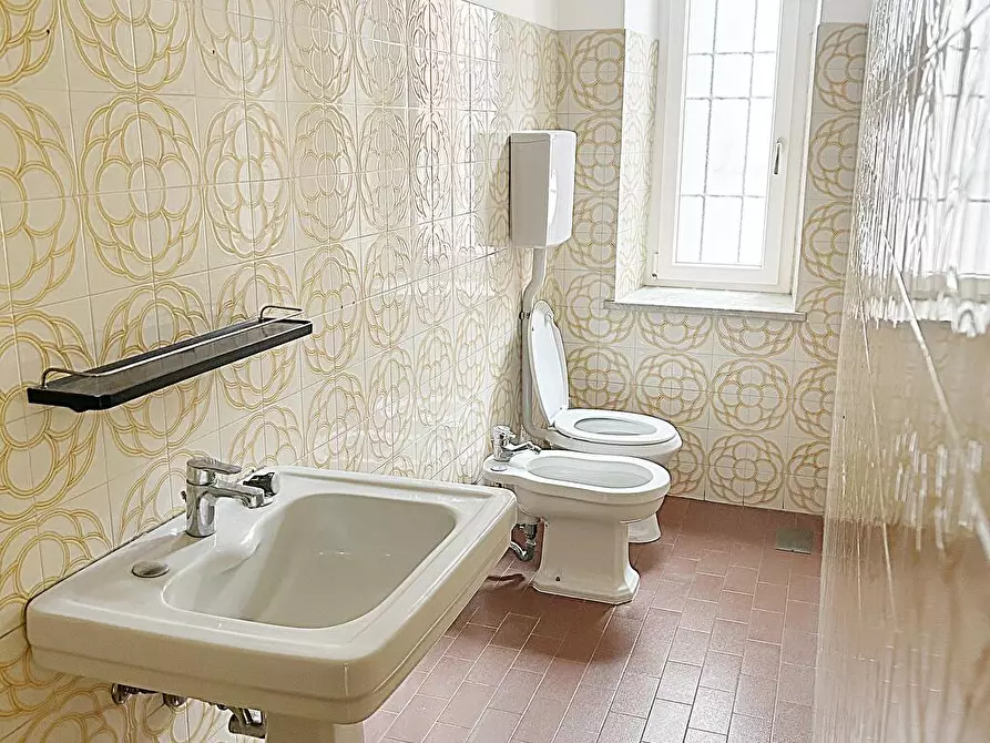 Immagine 4 di Attività commerciale in affitto  in Piazza della Chiesa 25 a Bosco Chiesanuova