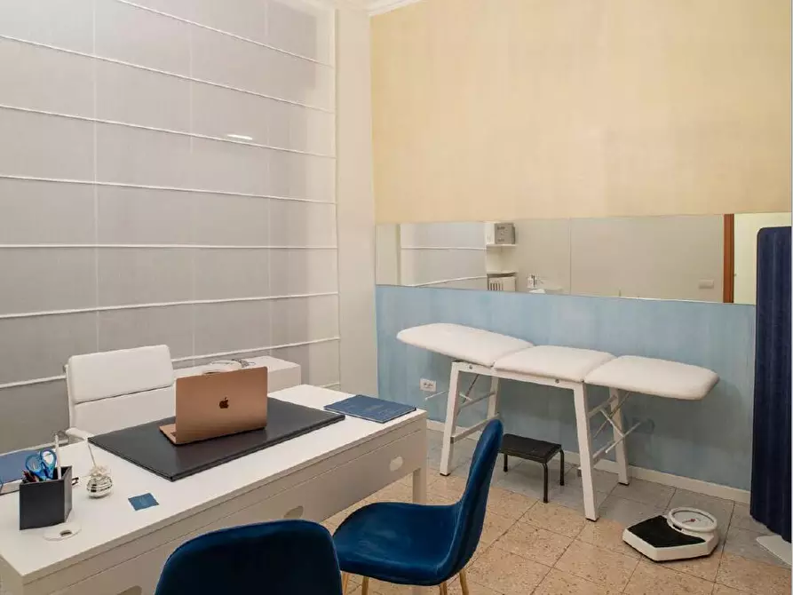 Immagine 3 di Ufficio in affitto  in Via Cerva 16 a Milano