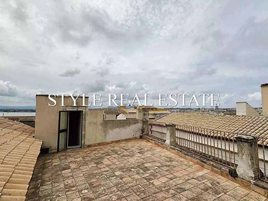 Immagine 3 di Casa indipendente in vendita  in VIA AMALFITANIA a Siracusa