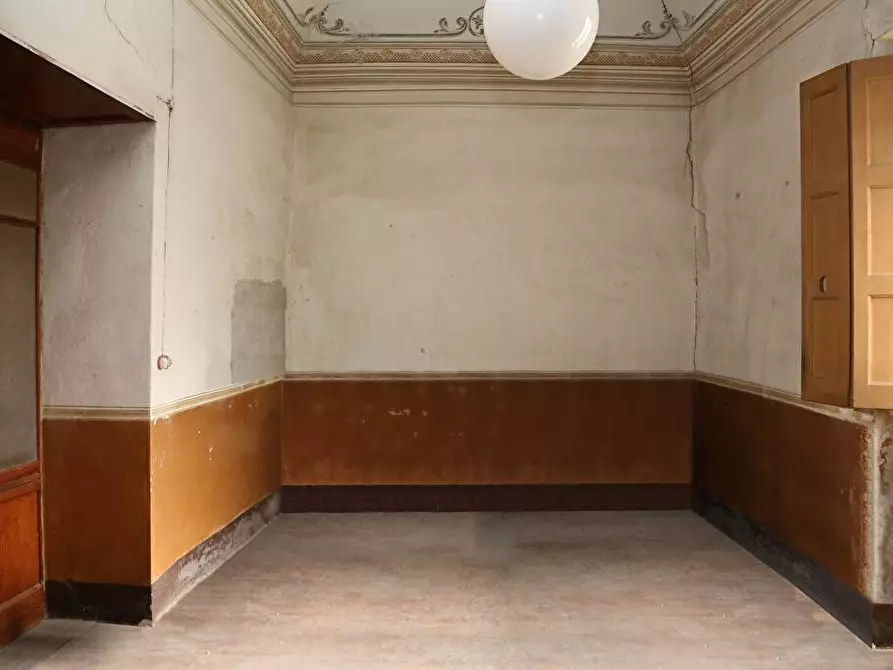 Immagine 8 di Abitazione tipica in vendita  a Cortemilia