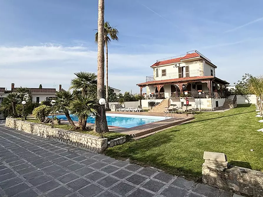 Immagine 49 di Villa in vendita  in Via Masseria Vecchia snc a Giugliano In Campania