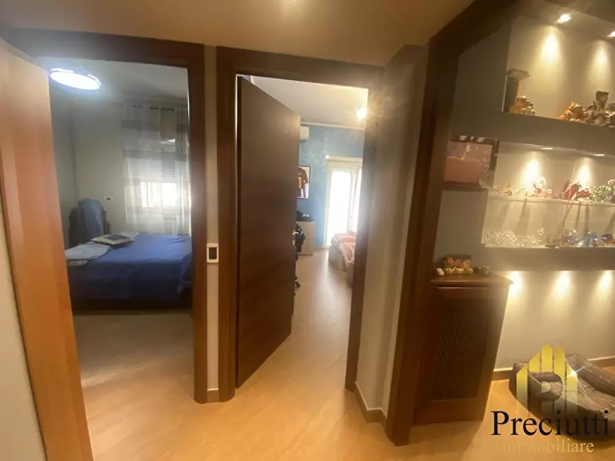 Immagine 12 di Appartamento in vendita  in VIA STEFANO BORGIA 74 a Roma