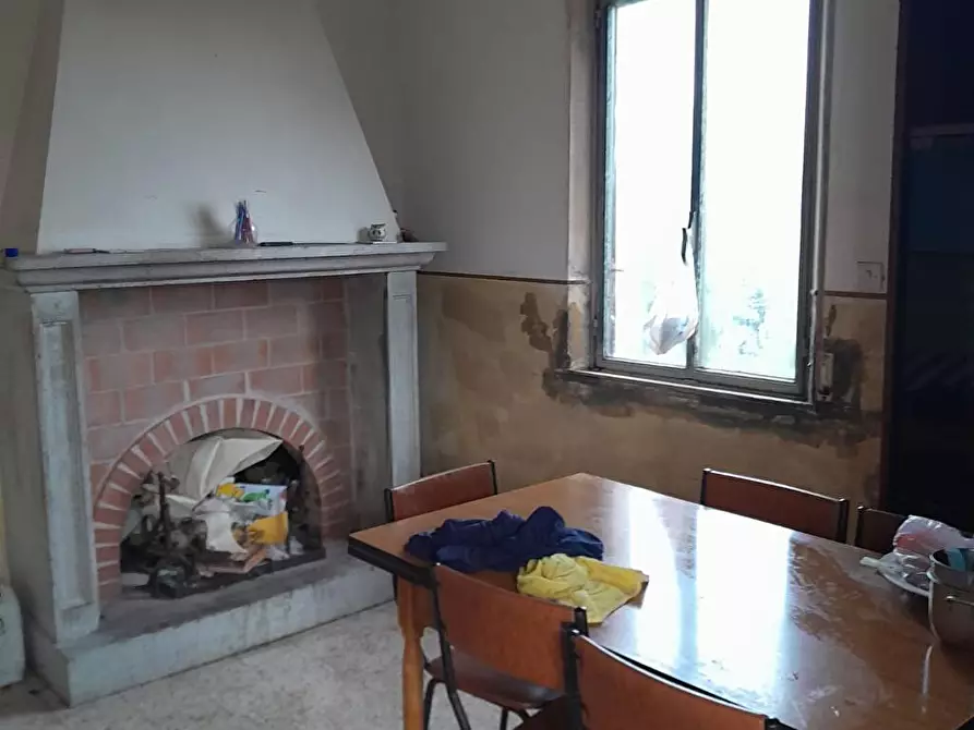 Immagine 10 di Abitazione tipica in vendita  a Todi