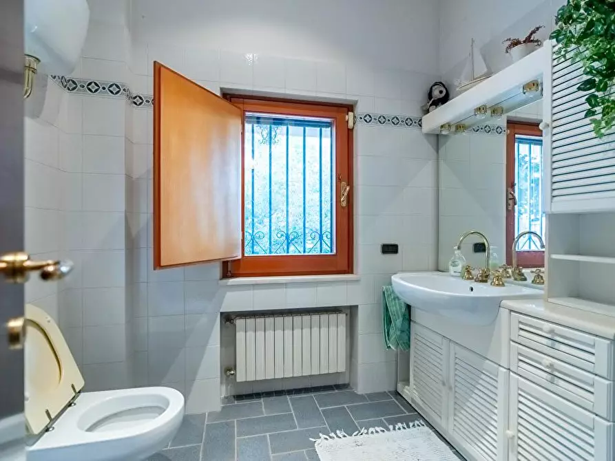 Immagine 14 di Casa indipendente in vendita  in Via Delfico snc a Roseto Degli Abruzzi