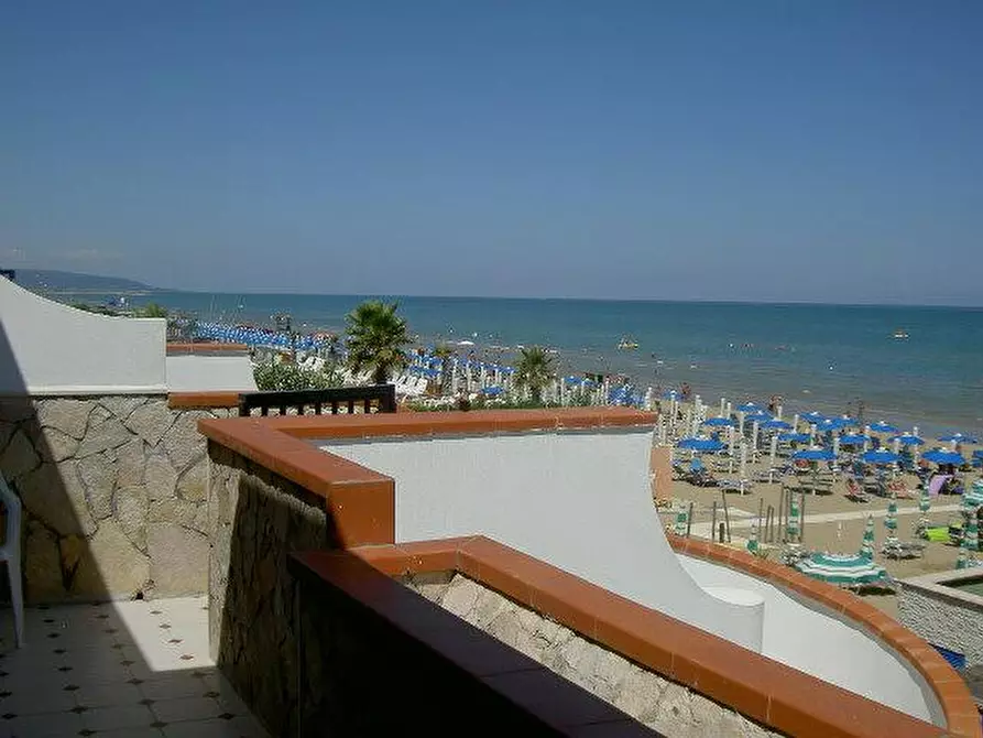 Immagine 3 di Casa vacanze in affitto  in piazzale irium 25 a Rodi Garganico