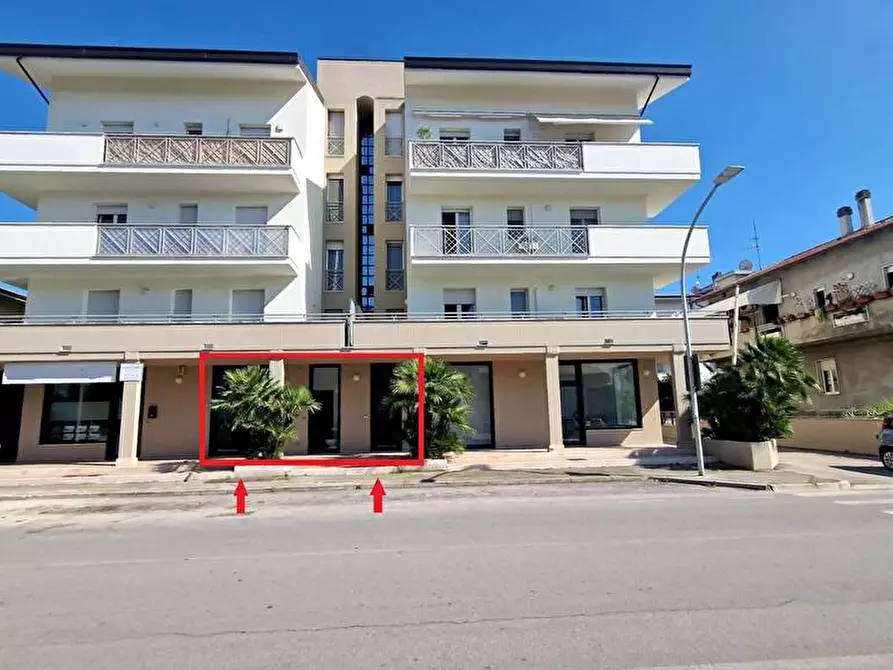 Immagine 2 di Locale commerciale in affitto  in Via Mazzini 61 a San Giovanni Teatino