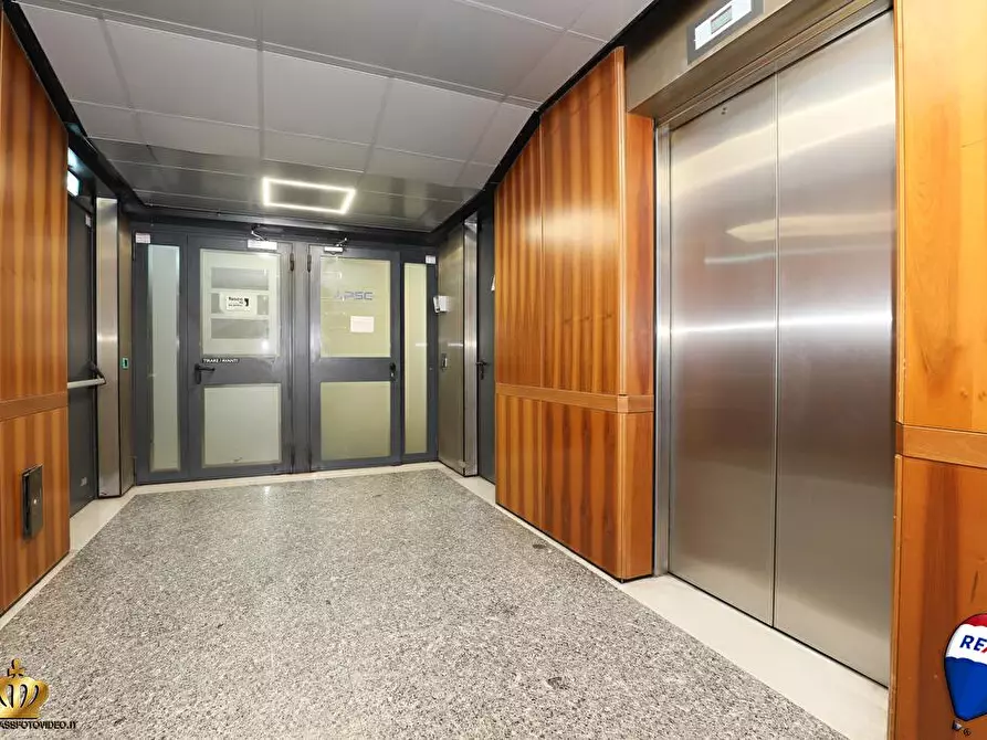 Immagine 6 di Ufficio in affitto  in via De Marini  1b a Genova