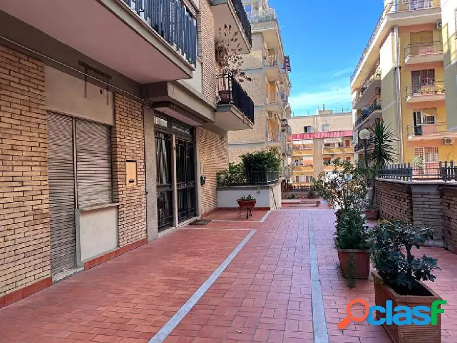 Immagine 2 di Nuda proprietà in vendita  in via Orazio 31 a Napoli