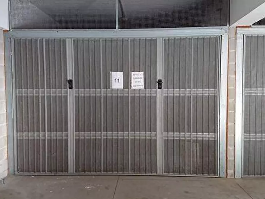 Immagine 1 di Box auto in affitto  a Pisa