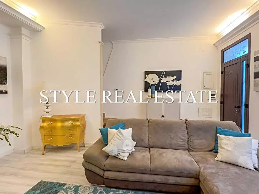 Immagine 5 di Casa indipendente in vendita  in Via Procida - a Canicattini Bagni