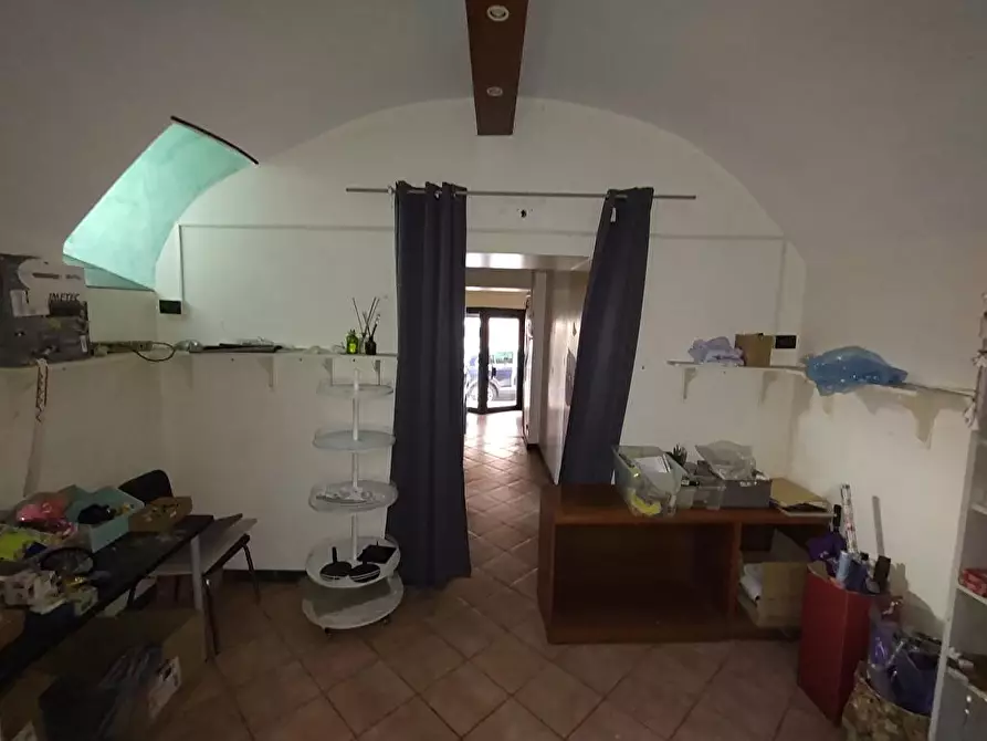 Immagine 5 di Negozio in affitto  in via Pisa 12r a Genova