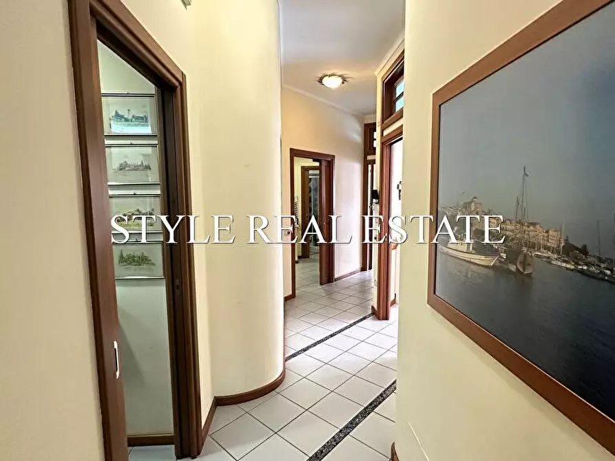 Immagine 5 di Appartamento in vendita  in Via Adige a Siracusa