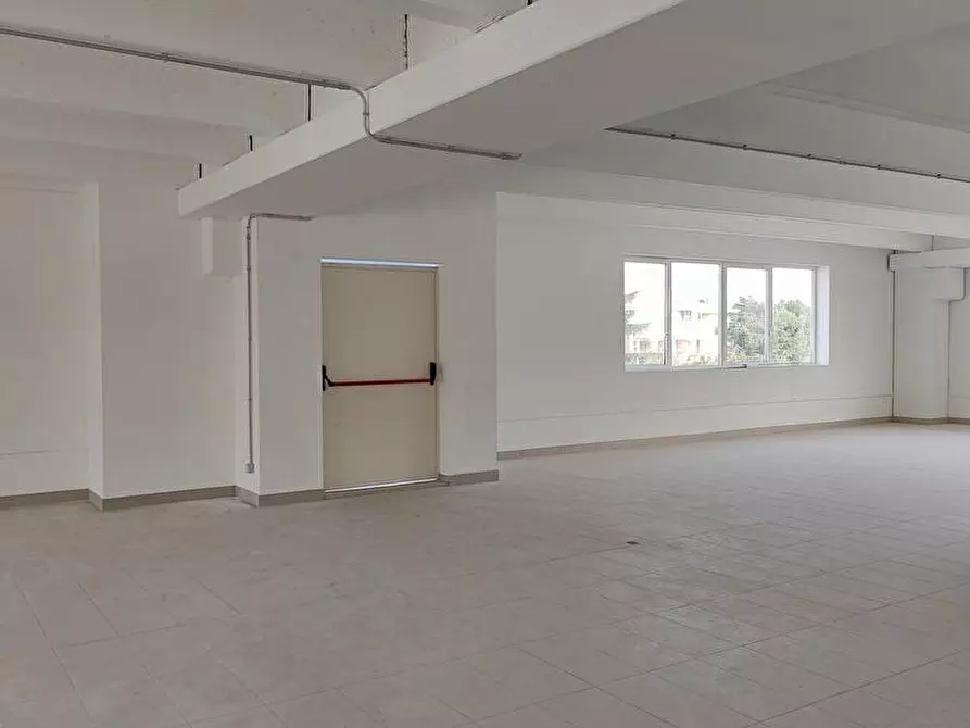 Immagine 4 di Ufficio in affitto  in Largo IV Novembre Snc a Bitritto