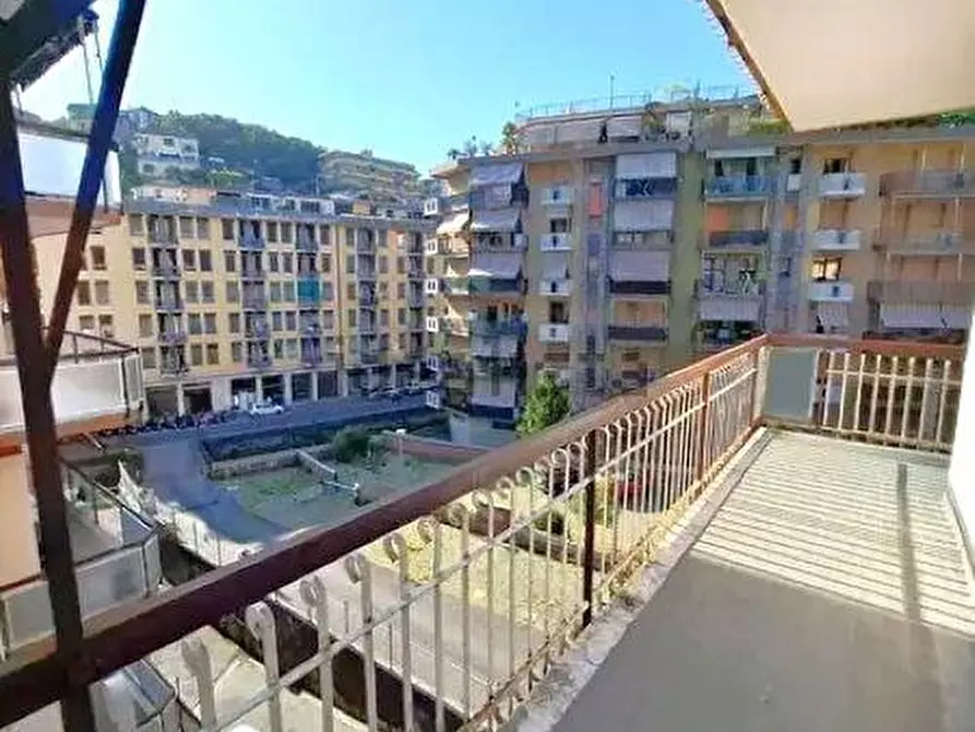 Immagine 1 di Trilocale in vendita  in VIA CASTAGNETO 11 a Rapallo
