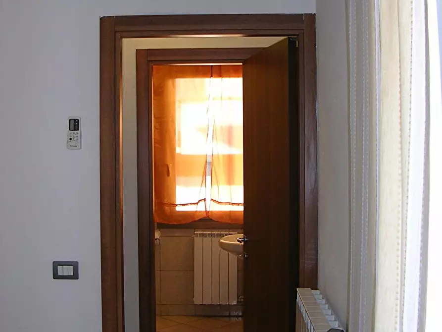 Immagine 10 di Appartamento in affitto  a Lonate Pozzolo