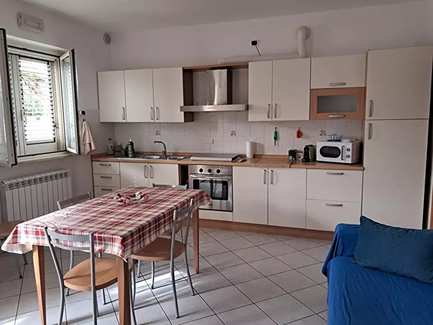 Immagine 1 di Appartamento in affitto  a Roseto Degli Abruzzi