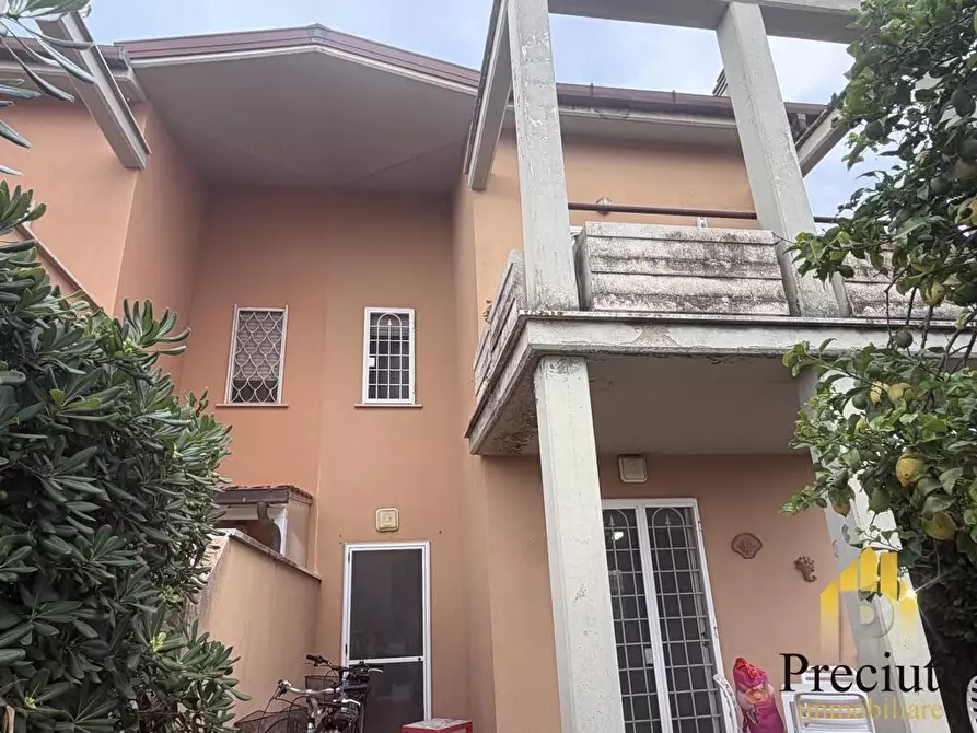 Immagine 8 di Villa in vendita  in VIA DELLA PINETA DI FREGENE 1 a Fiumicino