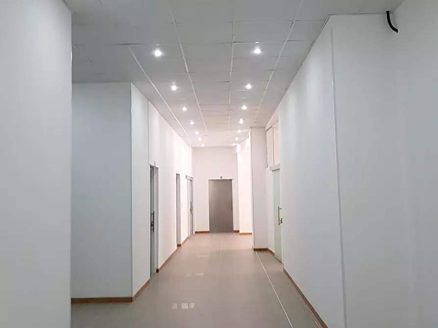 Immagine 2 di Attività artigianale in affitto  in via stiela  1 a Ragusa