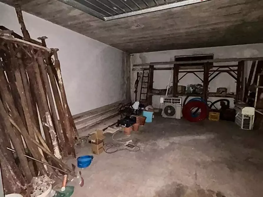Immagine 1 di Garage in vendita  in Via Traversa Porcaro 1 a Sarno