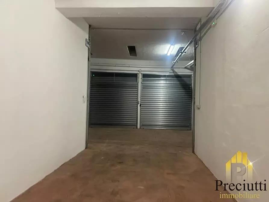 Immagine 4 di Garage in vendita  in VIA AUFIDIO NAMUSA 178 a Roma