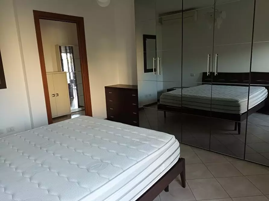 Immagine 7 di Appartamento in affitto  in via Senigallia 9 a Milano