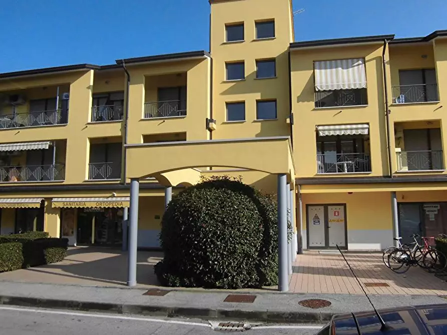 Immagine 8 di Appartamento in affitto  in Via Caravaggio 8 a Sirmione