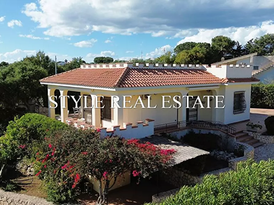 Immagine 9 di Villa in vendita  in Strada capo murro di porco a Siracusa