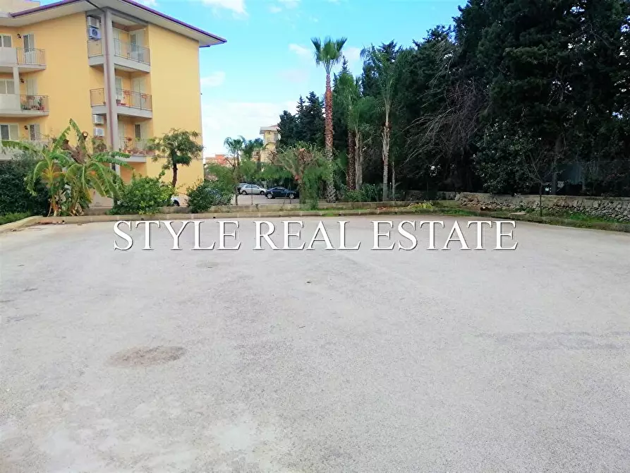 Immagine 4 di Villa in vendita  in Viale Scala Greca a Siracusa