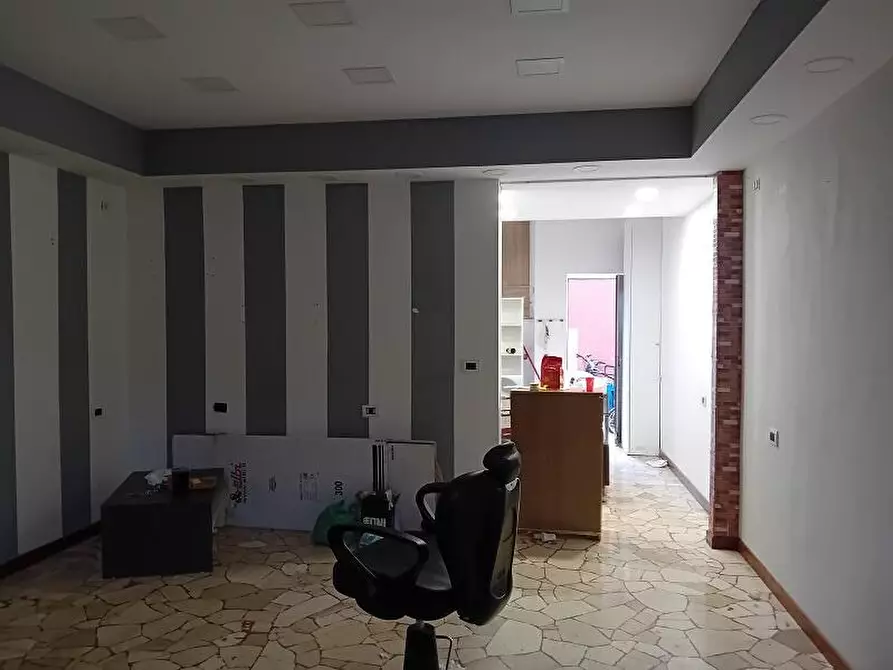Immagine 13 di Negozio in vendita  in via Gian rinaldo Carli 39 a Milano