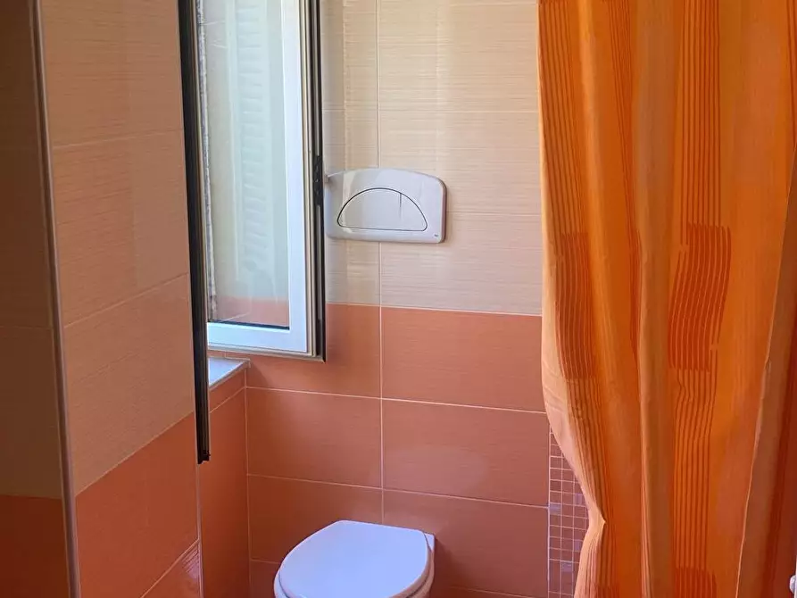 Immagine 8 di Camera in affitto  in vico Massarenghi 23 a Bitonto