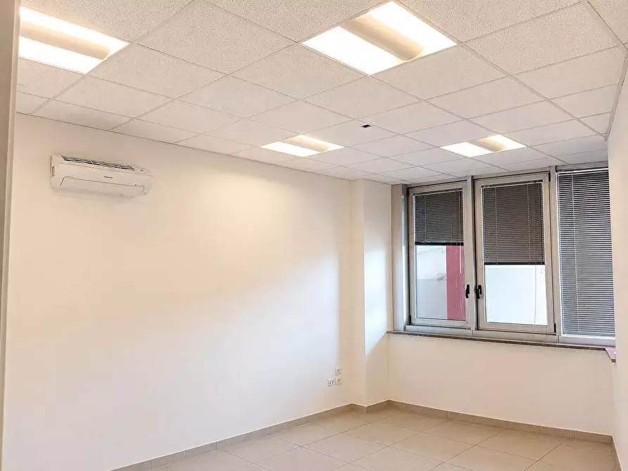 Immagine 7 di Ufficio in affitto  in Zona Fiori 3 a Terni